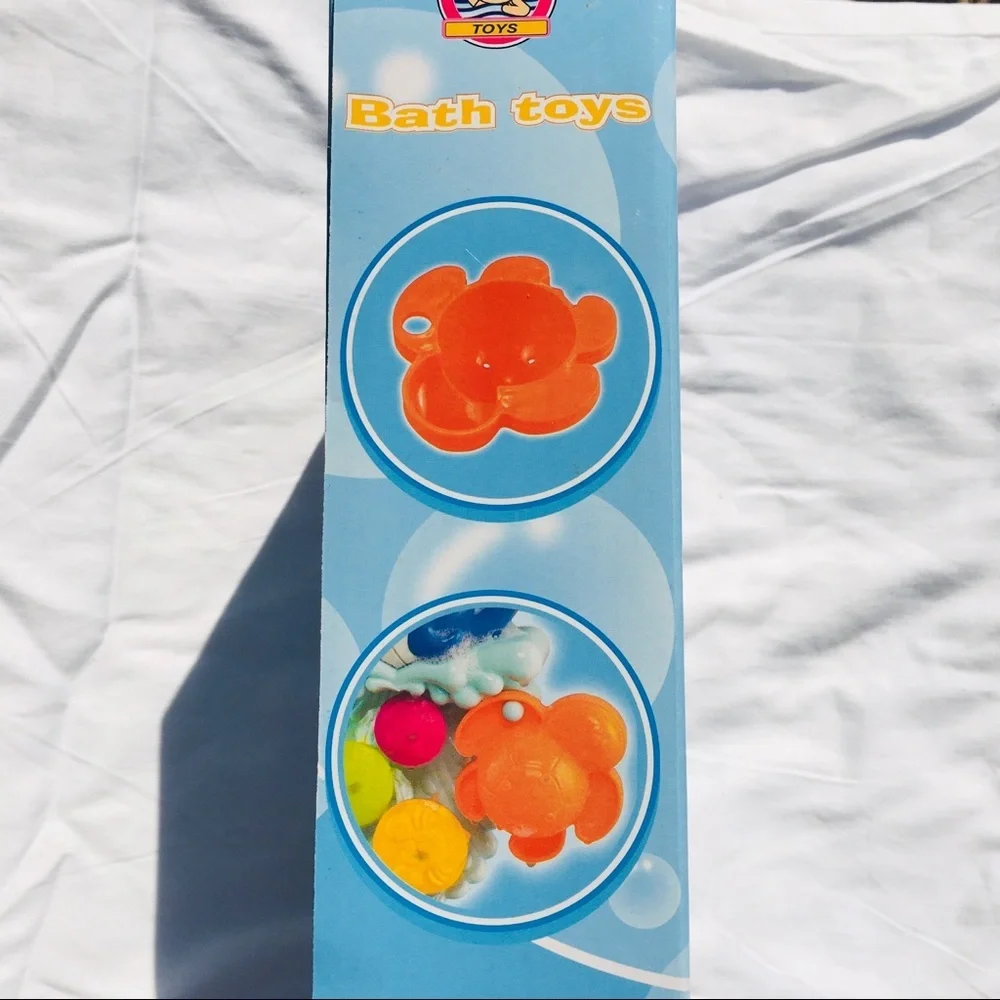 NWT Bath toy Whale WITH SUCTION CUPS!! 12 MONTHS & UP